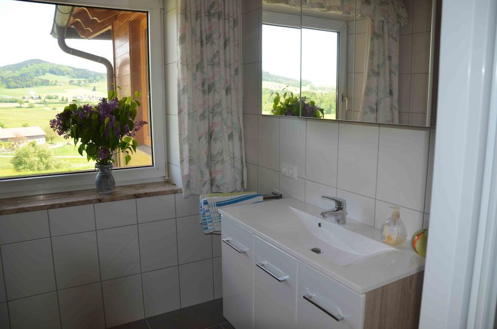 Ferienhaus Mitterbauer Oberhofen am Irrsee Zimmer foto
