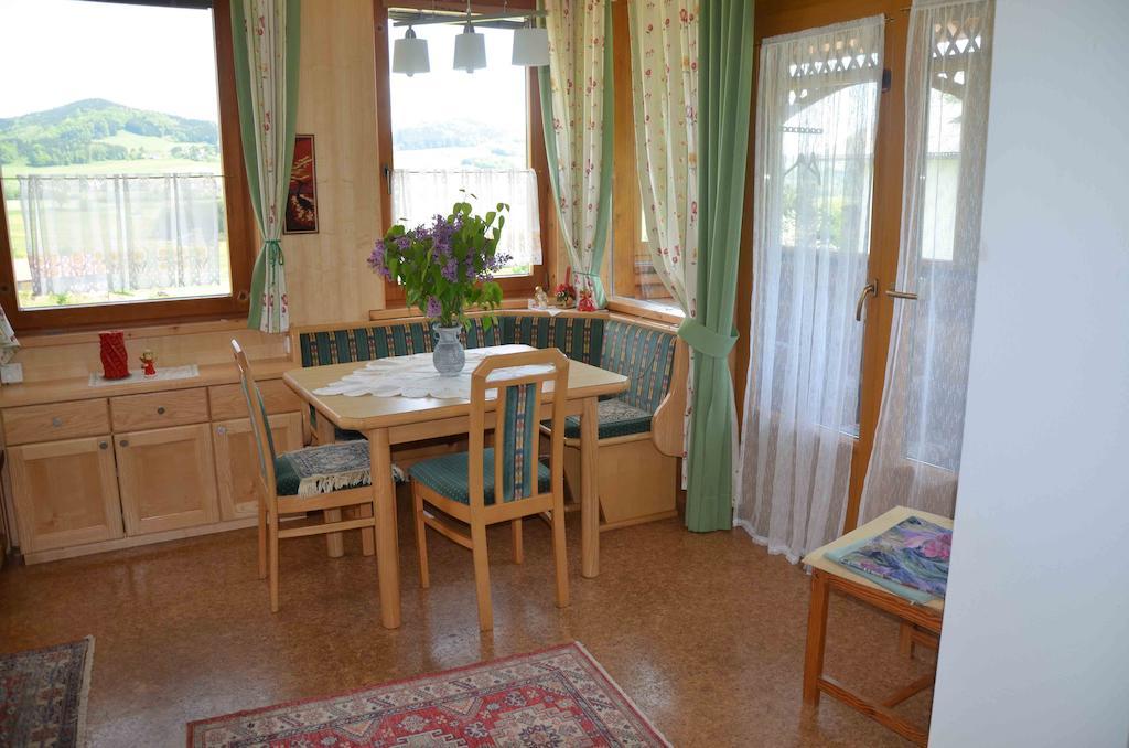 Ferienhaus Mitterbauer Oberhofen am Irrsee Zimmer foto